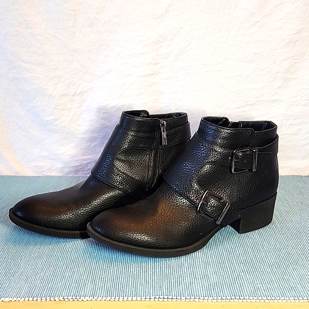 Leather black ankle boots